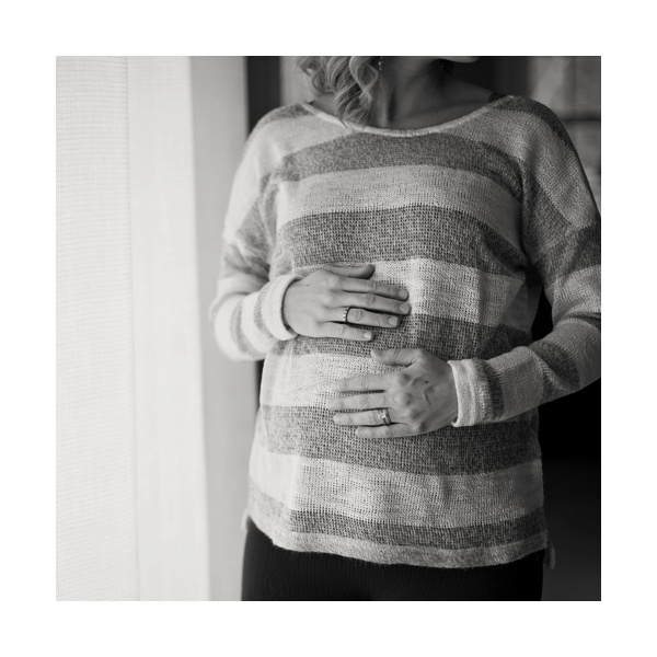 Black and White Maternity Session in Stowe Vermont, by Maine Maternity and Newborn Photographer Tiffany Farley, http://tiffanyfarley.com