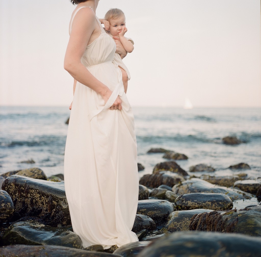 Kennebunkport Maine Maternity, Newborn, and Family Photographer Tiffany Farley, http://tiffanyfarley.com