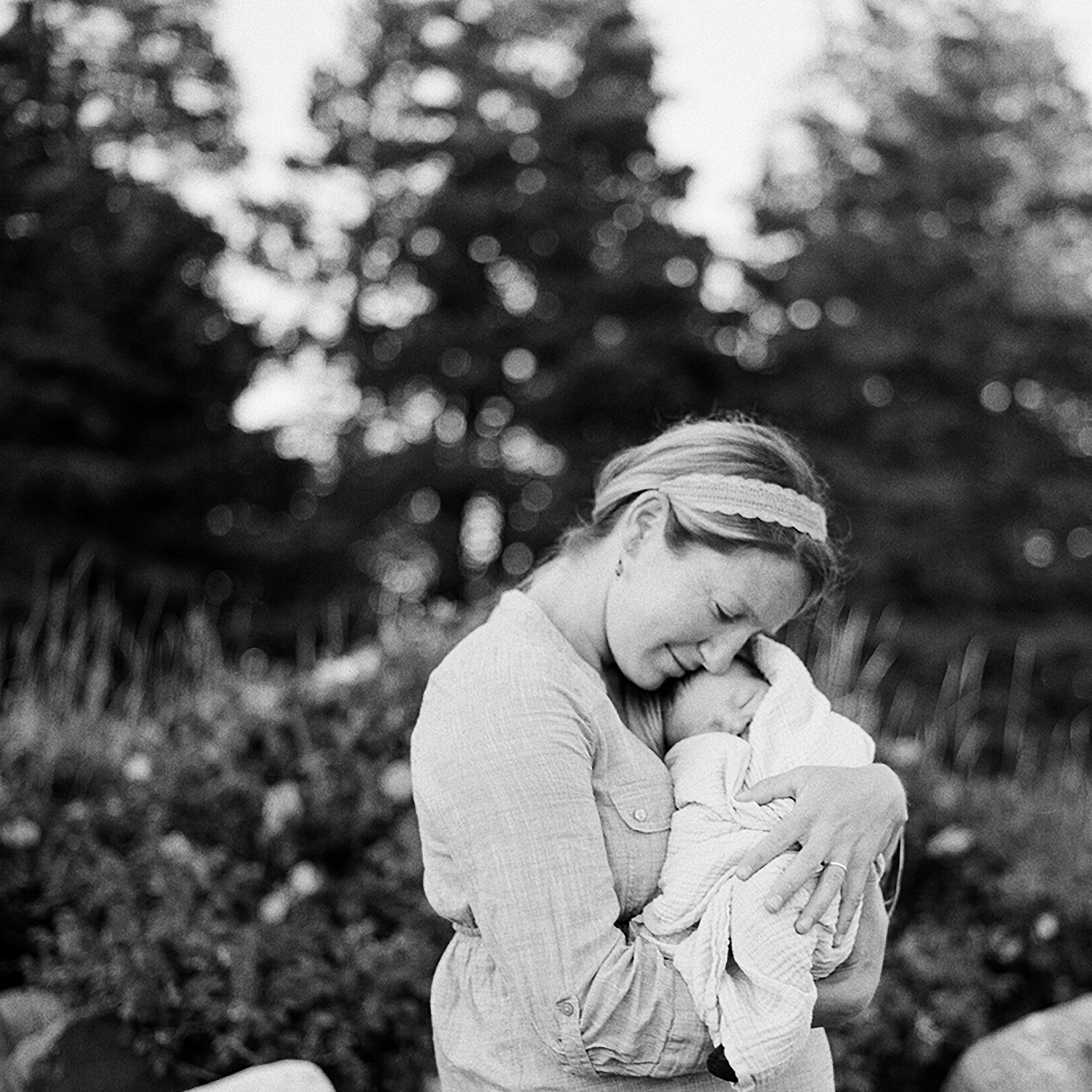Pittsburgh PA Lifestyle Newborn Photographer Tiffany Farley